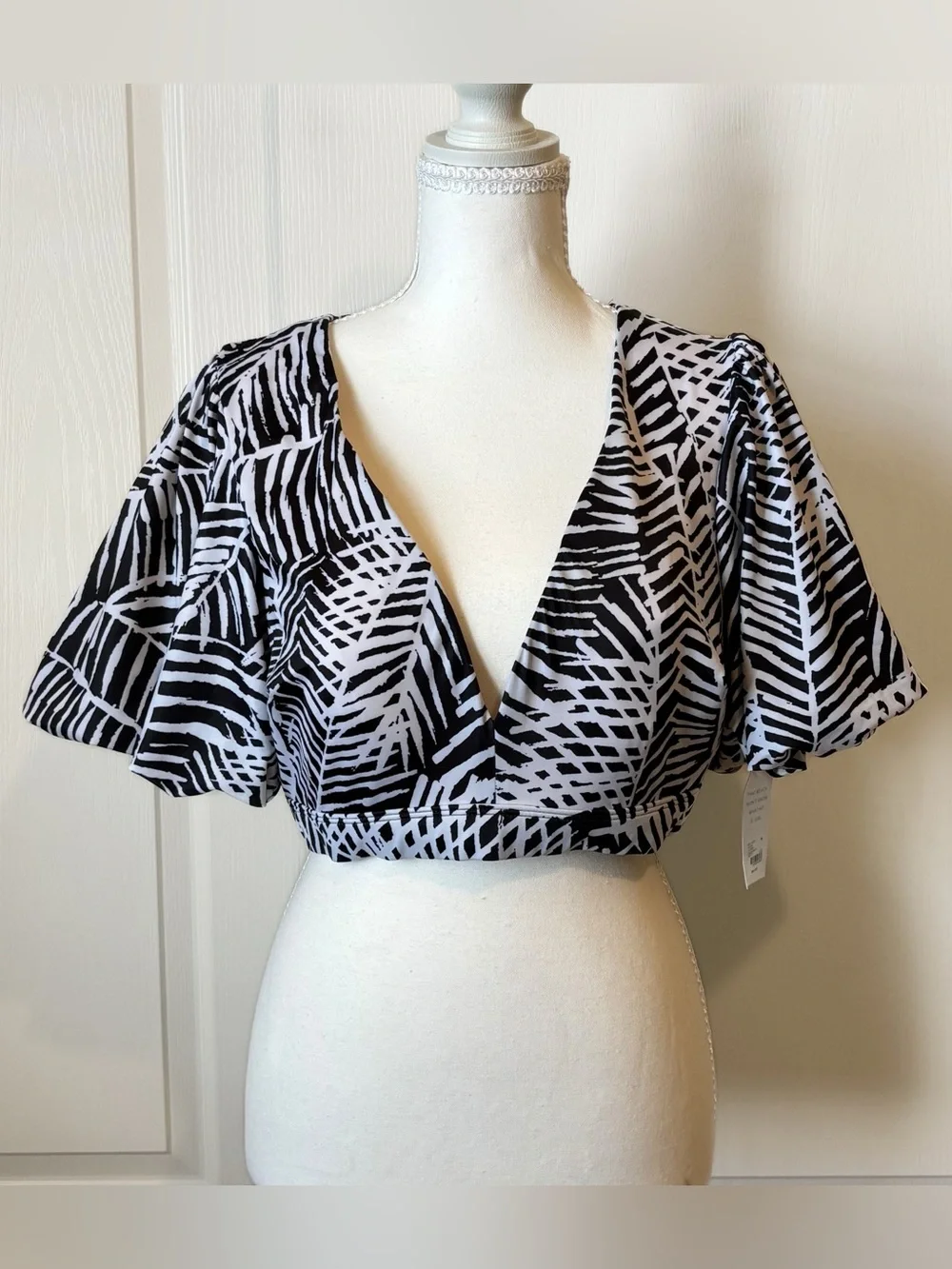 Cacique Swim NWT No Wire Lightly Lined Puff-Sleeve Swim Bikini Top Size 16